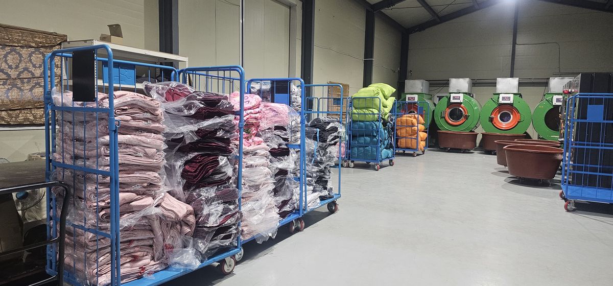 세탁물 카트와 건조기 시설